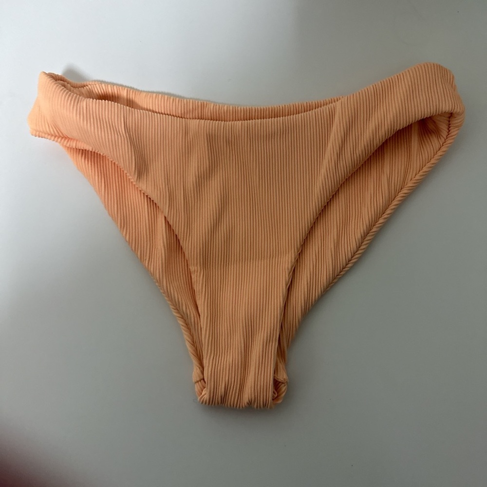 Kulani Kini - Picture 4 of 4